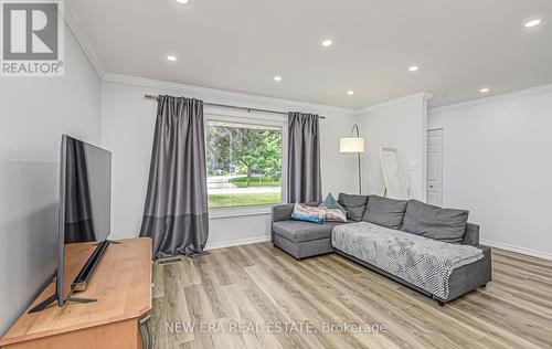 494 Oshawa Boulevard, Oshawa (O'Neill), ON - Indoor Photo Showing Living Room