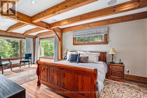 8429 Poplar Side Road, Clearview, ON - Indoor Photo Showing Bedroom