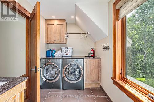 8429 Poplar Side Road, Clearview, ON - Indoor Photo Showing Laundry Room