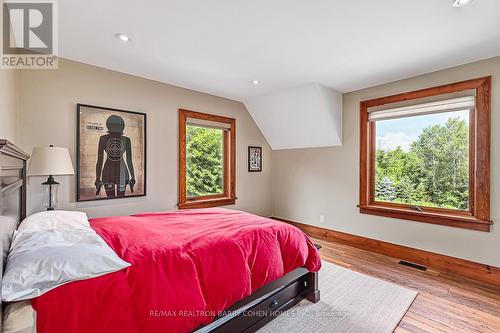 8429 Poplar Side Road, Clearview, ON - Indoor Photo Showing Bedroom