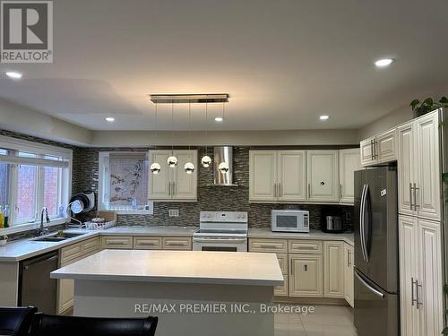 1745 Lawrence Avenue W, Toronto (Brookhaven-Amesbury), ON - Indoor Photo Showing Kitchen