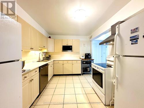 1018 - 75 Bamburgh Circle, Toronto (Steeles), ON - Indoor Photo Showing Kitchen