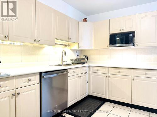 1018 - 75 Bamburgh Circle, Toronto (Steeles), ON - Indoor Photo Showing Kitchen