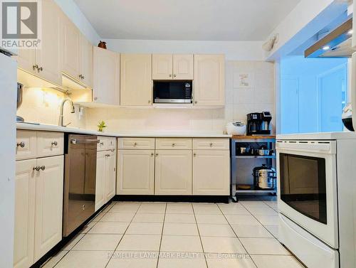 1018 - 75 Bamburgh Circle, Toronto (Steeles), ON - Indoor Photo Showing Kitchen