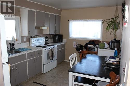 138 Redcoat Drive, Eastend, SK - Indoor Photo Showing Kitchen