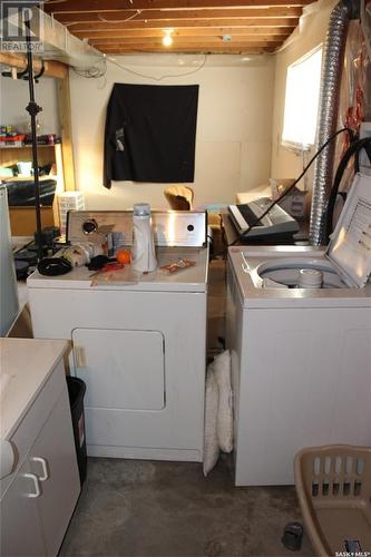 138 Redcoat Drive, Eastend, SK - Indoor Photo Showing Laundry Room