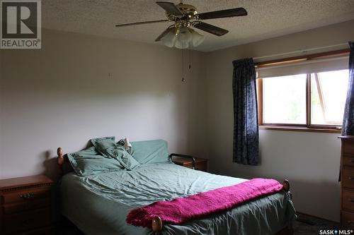 223 2Nd Street W, Climax, SK - Indoor Photo Showing Bedroom