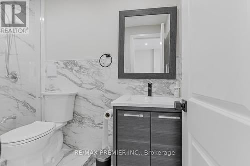 359 Limerick Street, Innisfil, ON - Indoor Photo Showing Bathroom