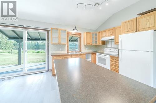 5474 Tatton Station Road, 100 Mile House, BC - Indoor Photo Showing Kitchen With Double Sink