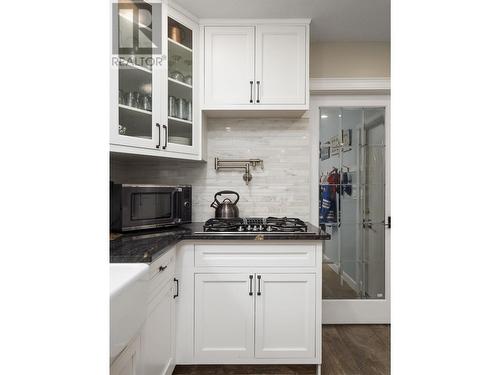 8025 Newcastle Crescent, Prince George, BC - Indoor Photo Showing Kitchen