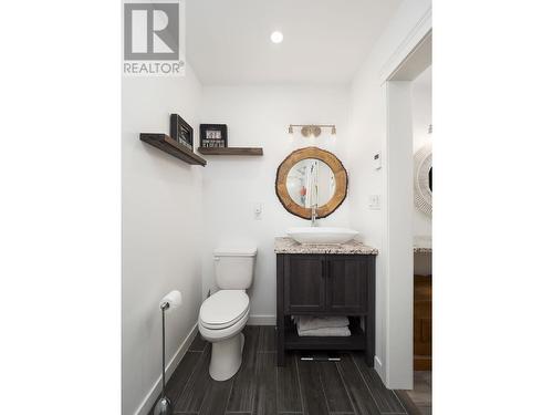 8025 Newcastle Crescent, Prince George, BC - Indoor Photo Showing Bathroom