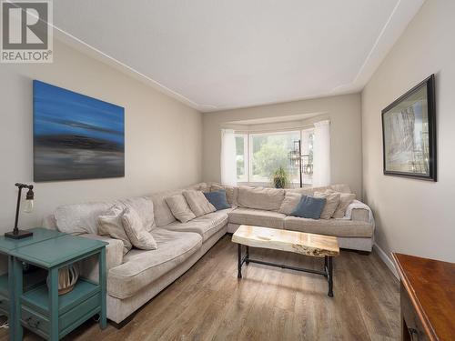 8025 Newcastle Crescent, Prince George, BC - Indoor Photo Showing Living Room