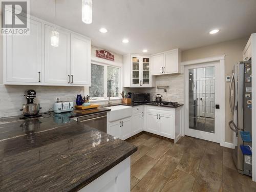 8025 Newcastle Crescent, Prince George, BC - Indoor Photo Showing Kitchen