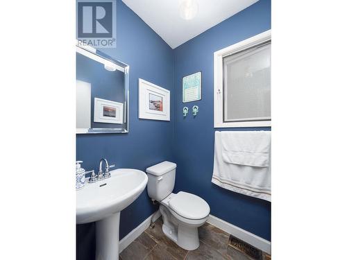 8025 Newcastle Crescent, Prince George, BC - Indoor Photo Showing Bathroom