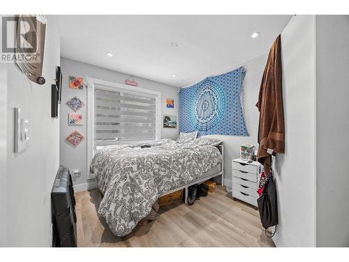 1520 Lakeview Street, Kelowna, BC - Indoor Photo Showing Bedroom