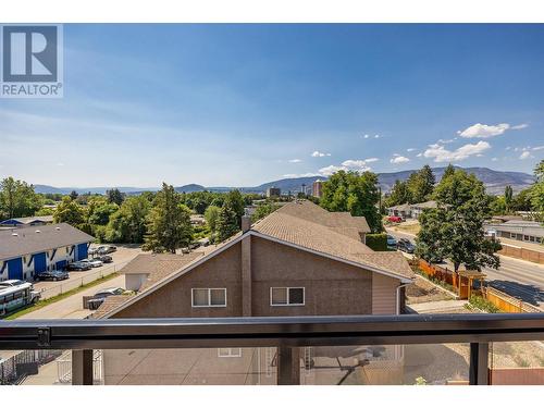 1520 Lakeview Street, Kelowna, BC - Outdoor With View