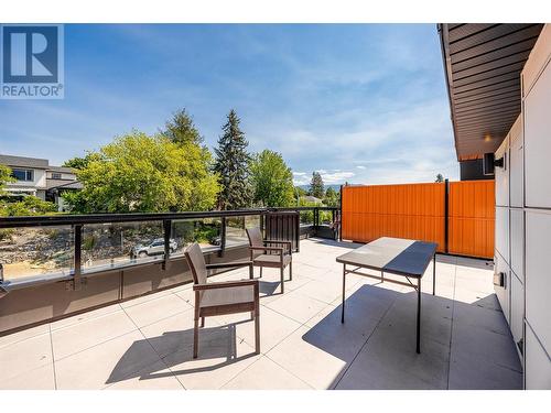 1520 Lakeview Street, Kelowna, BC - Outdoor With Balcony With Exterior