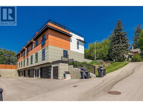 1520 Lakeview Street, Kelowna, BC - Outdoor