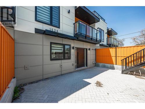 1520 Lakeview Street, Kelowna, BC - Outdoor With Balcony With Exterior