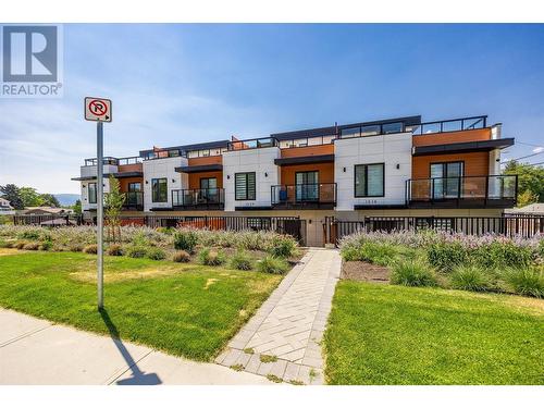 1520 Lakeview Street, Kelowna, BC - Outdoor With Balcony With Deck Patio Veranda