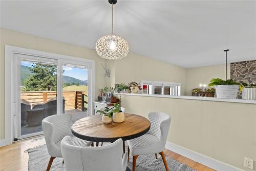 1258 Round Lake Road, Spallumcheen, BC - Indoor Photo Showing Dining Room