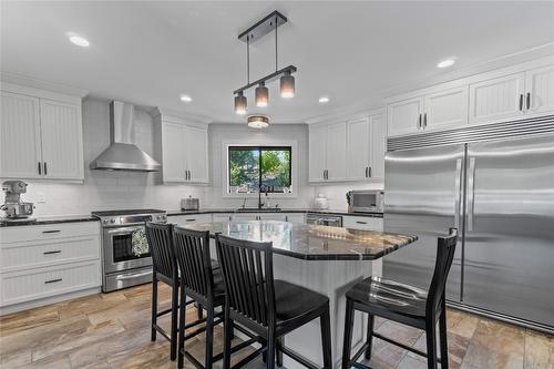 1258 Round Lake Road, Spallumcheen, BC - Indoor Photo Showing Kitchen With Upgraded Kitchen