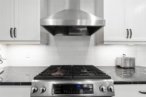 1258 Round Lake Road, Spallumcheen, BC - Indoor Photo Showing Kitchen