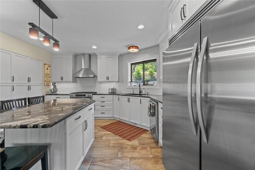 1258 Round Lake Road, Spallumcheen, BC - Indoor Photo Showing Kitchen With Upgraded Kitchen