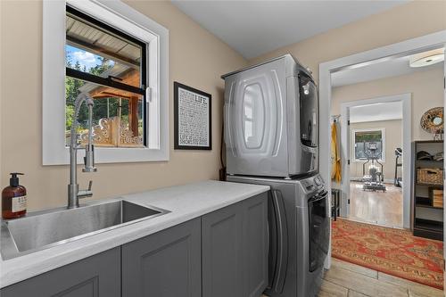 1258 Round Lake Road, Spallumcheen, BC - Indoor Photo Showing Laundry Room