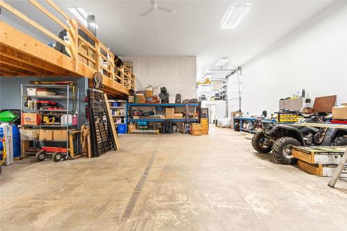 1258 Round Lake Road, Spallumcheen, BC - Indoor Photo Showing Garage