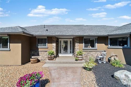 1258 Round Lake Road, Spallumcheen, BC - Outdoor With Facade