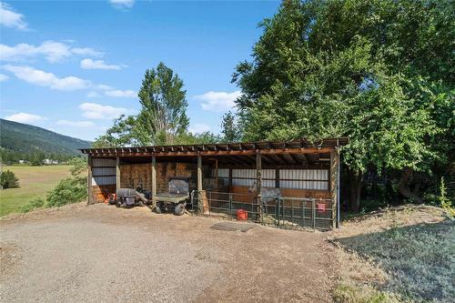 1258 Round Lake Road, Spallumcheen, BC - Outdoor