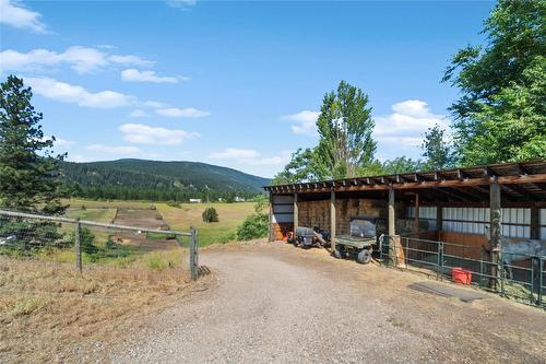 1258 Round Lake Road, Spallumcheen, BC - Outdoor