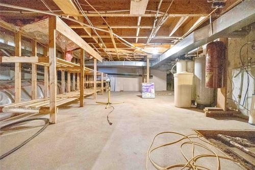 1258 Round Lake Road, Spallumcheen, BC - Indoor Photo Showing Basement