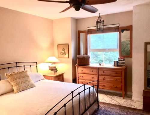 203-3179 Via Centrale Road, Kelowna, BC - Indoor Photo Showing Bedroom