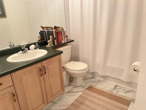 203-3179 Via Centrale Road, Kelowna, BC - Indoor Photo Showing Bathroom