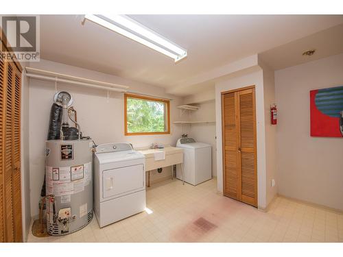 9653 Whitepoint Road, Vernon, BC - Indoor Photo Showing Laundry Room