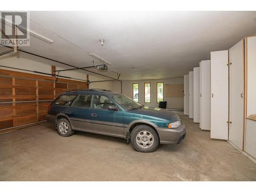 9653 Whitepoint Road, Vernon, BC - Indoor Photo Showing Garage