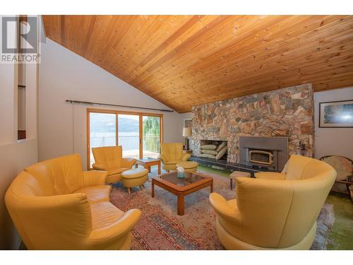 9653 Whitepoint Road, Vernon, BC - Indoor Photo Showing Living Room With Fireplace