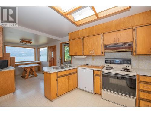 9653 Whitepoint Road, Vernon, BC - Indoor Photo Showing Kitchen With Double Sink