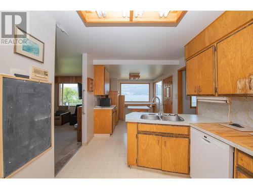 9653 Whitepoint Road, Vernon, BC - Indoor Photo Showing Kitchen With Double Sink