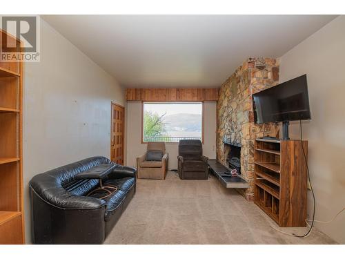 9653 Whitepoint Road, Vernon, BC - Indoor With Fireplace