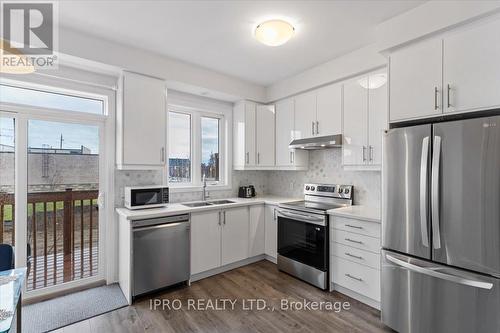 25 - 61 Soho Street, Hamilton (Stoney Creek), ON - Indoor Photo Showing Kitchen With Stainless Steel Kitchen With Double Sink