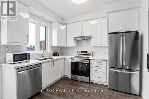 25 - 61 Soho Street, Hamilton (Stoney Creek), ON - Indoor Photo Showing Kitchen With Stainless Steel Kitchen With Double Sink With Upgraded Kitchen