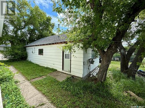 318 2Nd Avenue, Young, SK - Outdoor