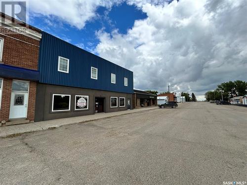 318 2Nd Avenue, Young, SK - Outdoor