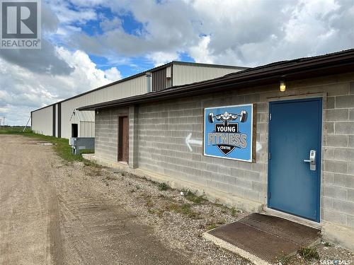 318 2Nd Avenue, Young, SK - Outdoor