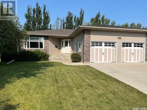 1313 Heidgerken Crescent, Humboldt, SK - Outdoor With Facade