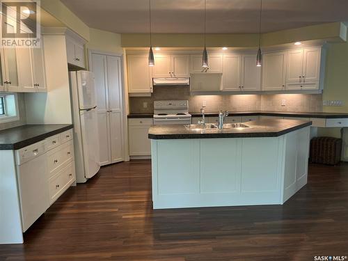 1313 Heidgerken Crescent, Humboldt, SK - Indoor Photo Showing Kitchen With Double Sink