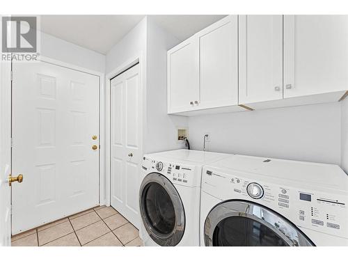 681 Cook Road, Kelowna, BC - Indoor Photo Showing Laundry Room